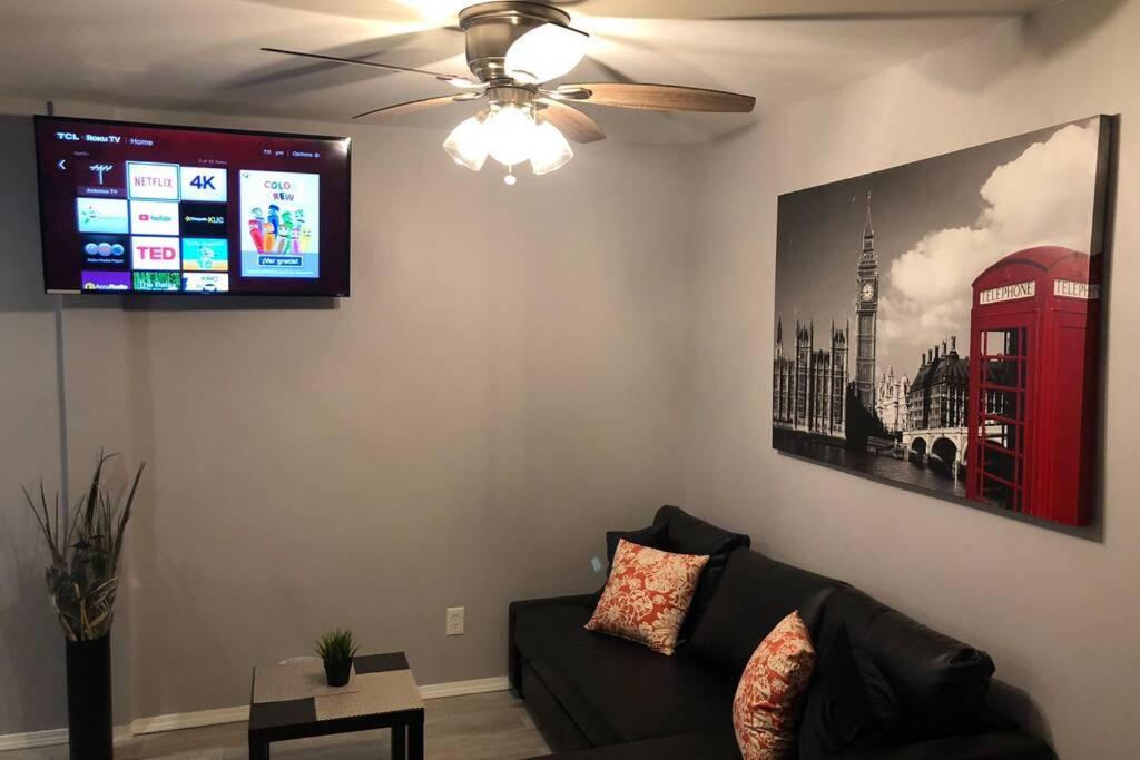 New 2 Bedroom Luxury Apartment -Great Location -Modern Rocky Point Exterior photo
